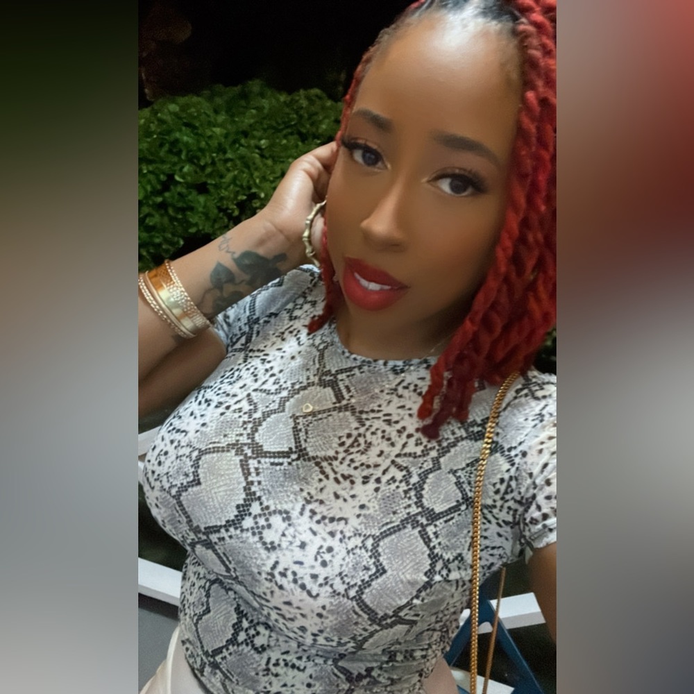 Meet your Posher, Nicole